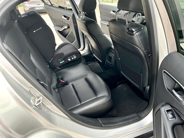 MERCEDES-BENZ GLA 200 usata, con Sedile posteriore sdoppiato