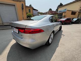 JAGUAR XF usata, con Autoradio