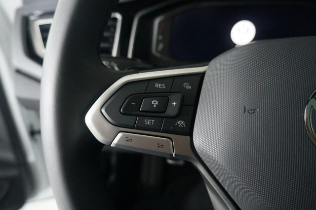 VOLKSWAGEN Taigo usata, con Airbag testa