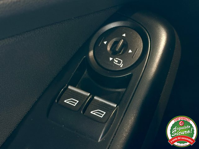 FORD Fiesta usata, con Park Distance Control