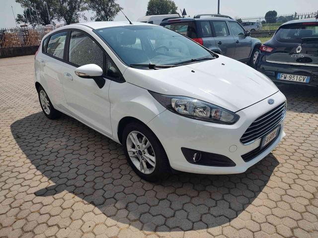 FORD Fiesta usata, con Autoradio