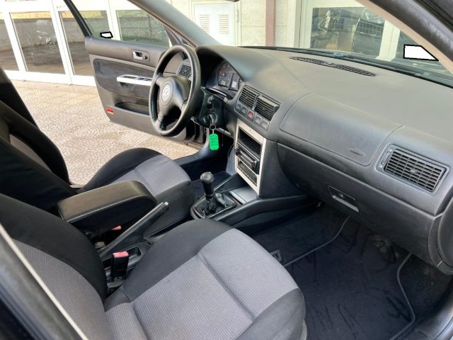 VOLKSWAGEN Golf usata, con Controllo trazione