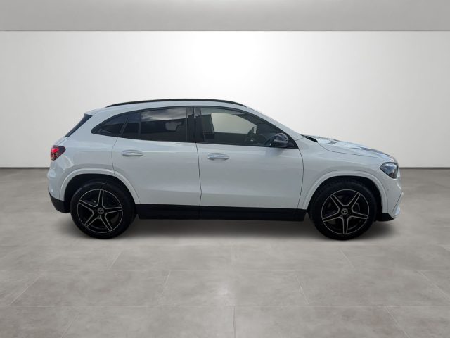 MERCEDES-BENZ GLA 200 usata, con Chiusura centralizzata