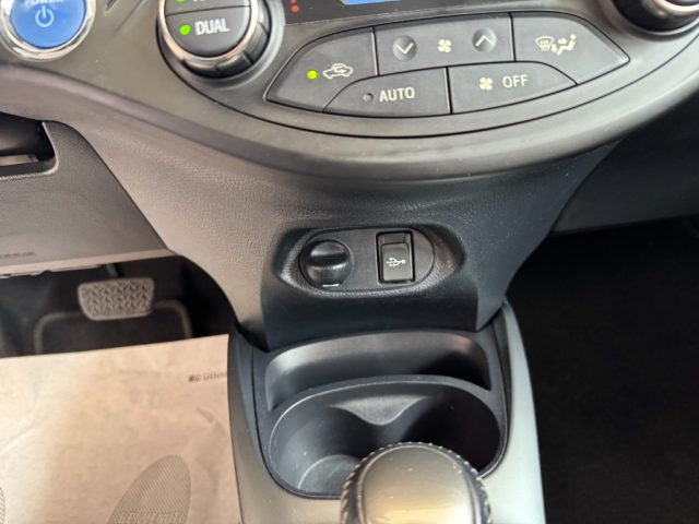 TOYOTA Yaris usata, con MP3