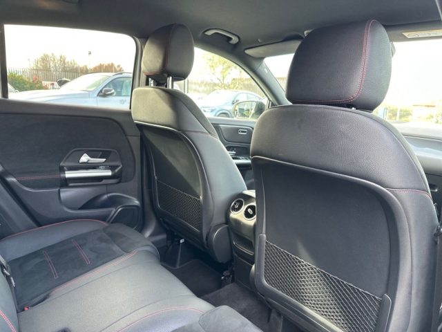 MERCEDES-BENZ GLA 200 usata, con Vetri oscurati