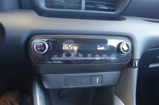 TOYOTA Yaris usata, con Specchietti laterali elettrici