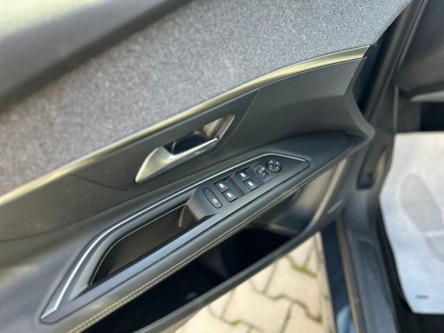 PEUGEOT 3008 usata, con Cerchi in lega