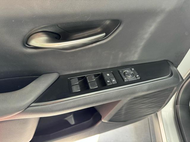 LEXUS UX 250h usata, con Fari LED
