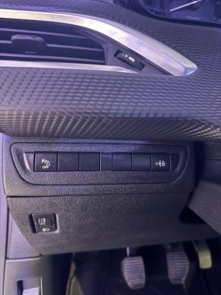 PEUGEOT 2008 usata 19