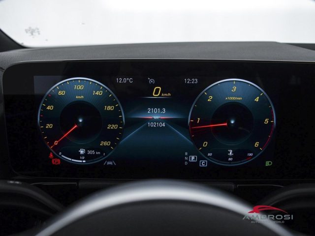 MERCEDES-BENZ GLA 200 usata 12