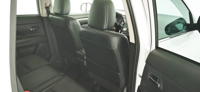 MITSUBISHI Outlander usata, con Specchietti laterali elettrici