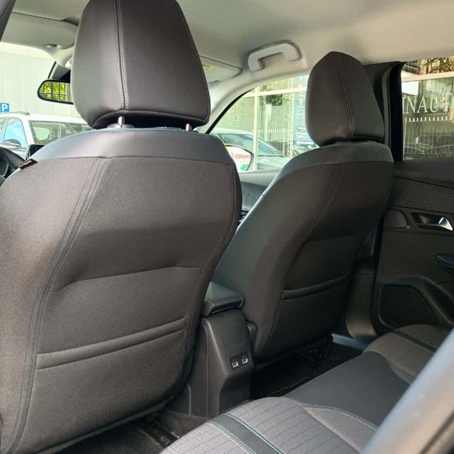 PEUGEOT 2008 usata, con Luci diurne LED