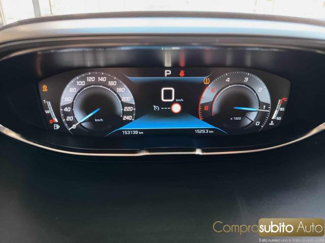 PEUGEOT 5008 usata, con Park Distance Control