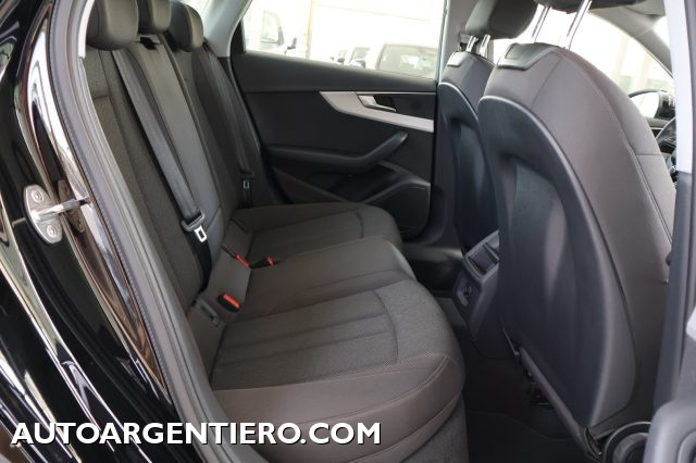 AUDI A4 usata, con Sensori di parcheggio posteriori