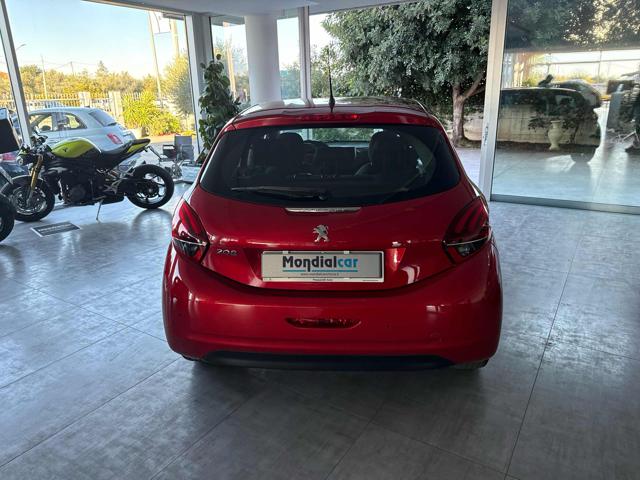 PEUGEOT 208 usata, con Autoradio