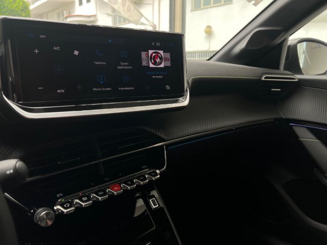 PEUGEOT 208 usata, con Sensori di parcheggio anteriori