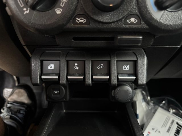 SUZUKI Jimny usata, con Bluetooth