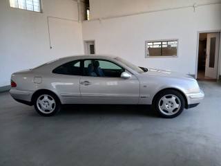 MERCEDES-BENZ CLK 200 usata, con Airbag