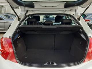 PEUGEOT 208 usata, con Volante in pelle