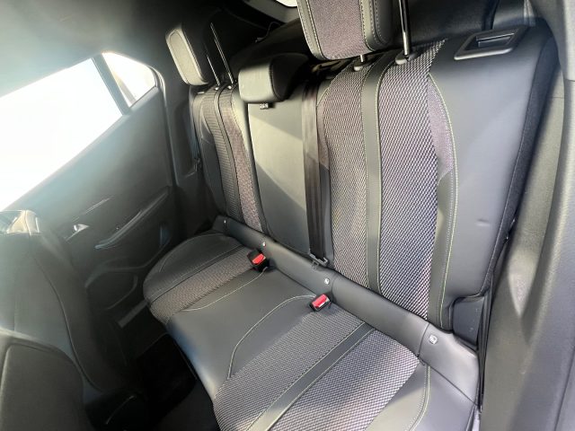 PEUGEOT 2008 usata, con Sensore di pioggia