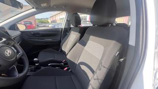 HYUNDAI Bayon usata, con Autoradio