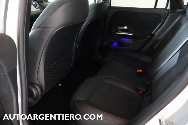 MERCEDES-BENZ GLA 220 usata, con Luci diurne