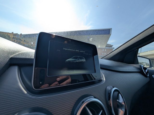 MERCEDES-BENZ B 180 usata, con Chiusura centralizzata