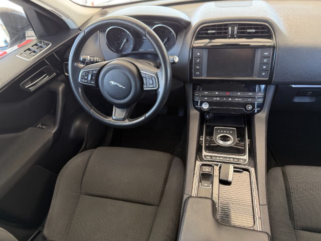 JAGUAR F-Pace usata, con Fari Xenon