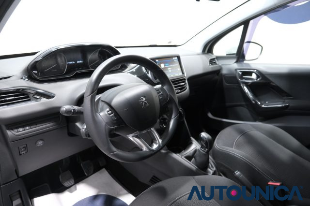 PEUGEOT 208 usata, con Alzacristalli elettrici