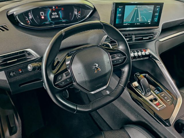 PEUGEOT 5008 usata, con Cerchi in lega