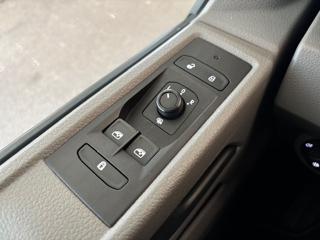 VOLKSWAGEN Caravelle usata, con Bracciolo