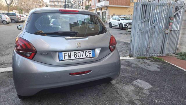 PEUGEOT 208 usata, con Autoradio
