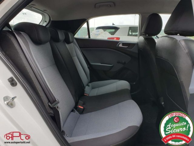 HYUNDAI i20 usata, con Gancio traino