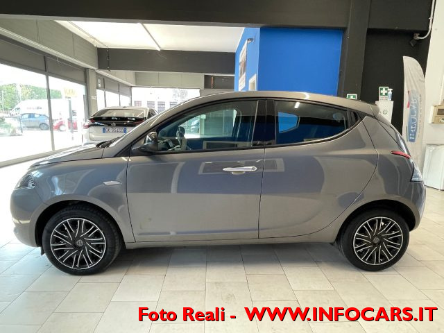 LANCIA Ypsilon usata, con Fendinebbia