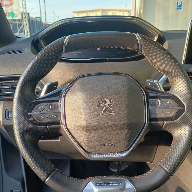 PEUGEOT 5008 usata, con Regolazione elettrica sedili
