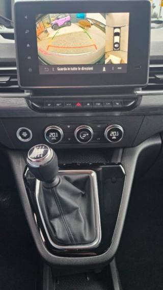 NISSAN Townstar usata, con Carica per smartphone a induzione