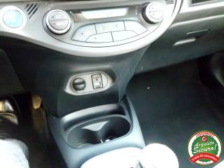 TOYOTA Yaris usata, con Volante in pelle