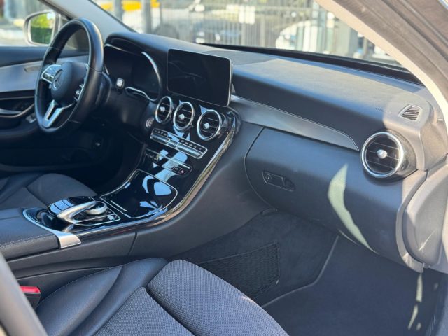 MERCEDES-BENZ C 220 usata, con Fendinebbia