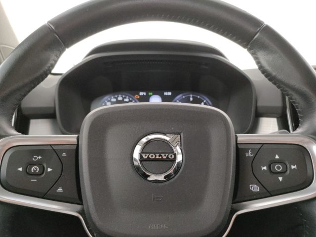 VOLVO XC40 usata 17