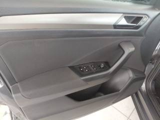 VOLKSWAGEN T-Roc usata, con Controllo elettronico della corsia