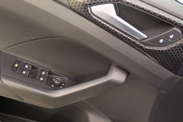 VOLKSWAGEN T-Cross usata, con Fari LED