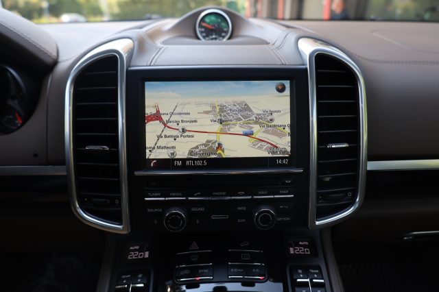 PORSCHE Cayenne usata, con Bluetooth