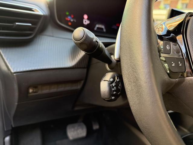 PEUGEOT 208 usata, con Touch screen