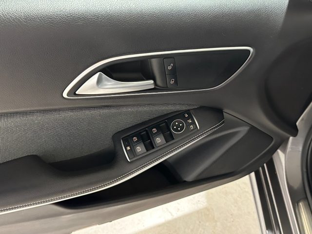 MERCEDES-BENZ A 160 usata, con Lettore CD