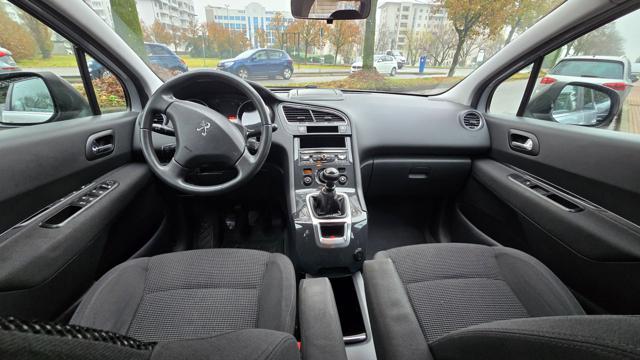 PEUGEOT 5008 usata, con Park Distance Control