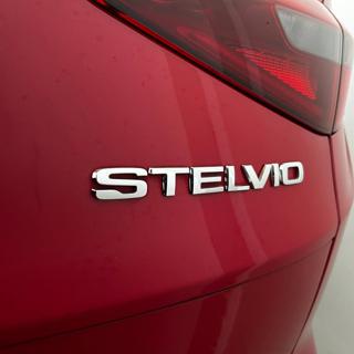 ALFA ROMEO Stelvio usata, con Specchietti laterali elettrici