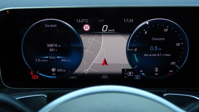 MERCEDES-BENZ GLB 200 usata 104