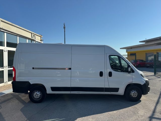 PEUGEOT Boxer usata, con Autoradio