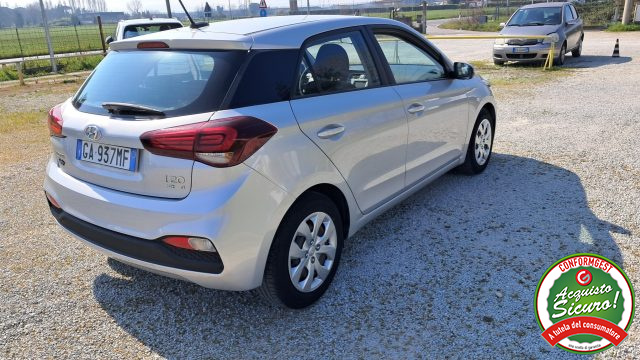 HYUNDAI i20 usata, con Airbag