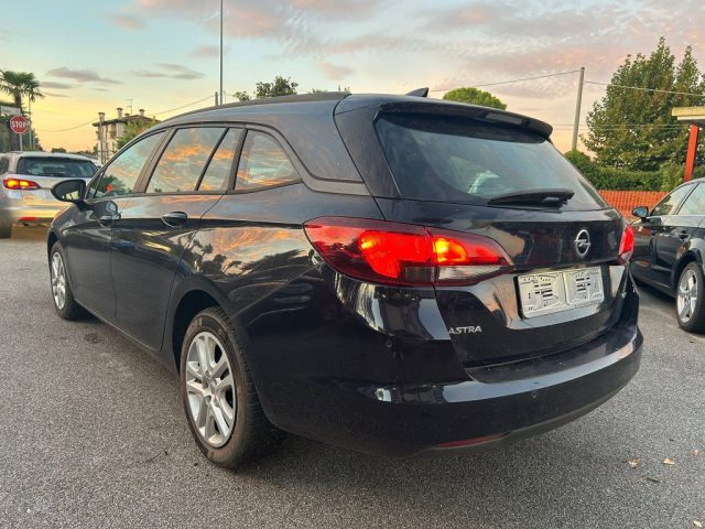 OPEL Astra usata, con Boardcomputer